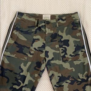 Sanctuary Love Camo pant size 26